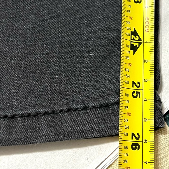 CURVY HIGH RISE WOMENS BLACK DISTRESSED SKINNY JEANS NWT #156 - Picture 3 of 6